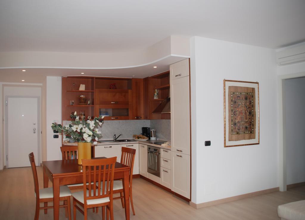 Apartmán Bella Piazza Colico Pokoj fotografie